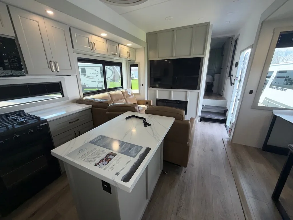 2025 Brinkley Model G 3970, Photos photo 17
