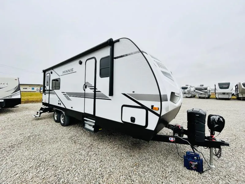 2022 Winnebago Minnie 2529RG - Photo 3