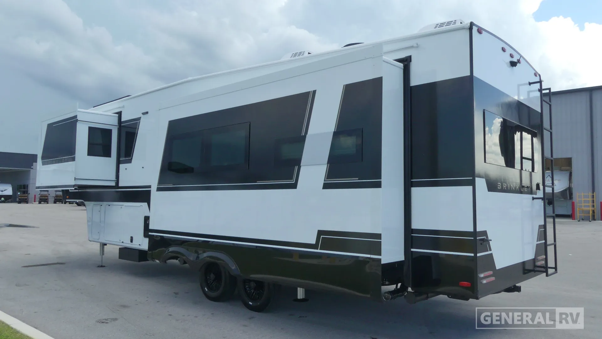 2027 Brinkley Model Z 3200 - Photo 4