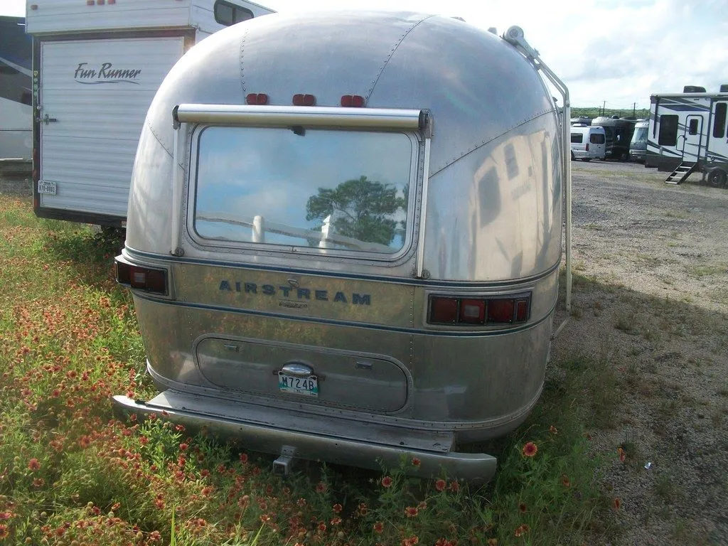 2026 Airstream International Overlander - Photo 3
