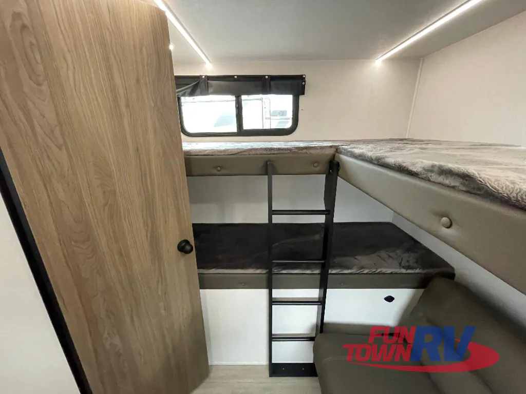 2026 Coachmen Freedom Express Select 30SE, Photos photo 26