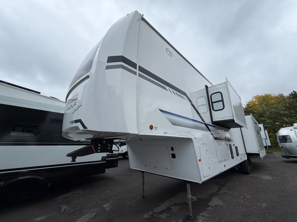 2026 Forest River Cherokee Arctic Wolf 38LEAHG - Photo 4