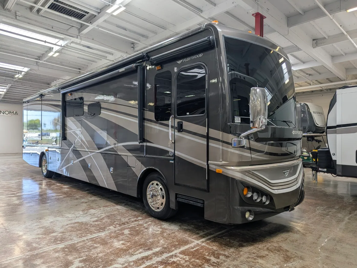 2015 Fleetwood Expedition 40X - Main photo