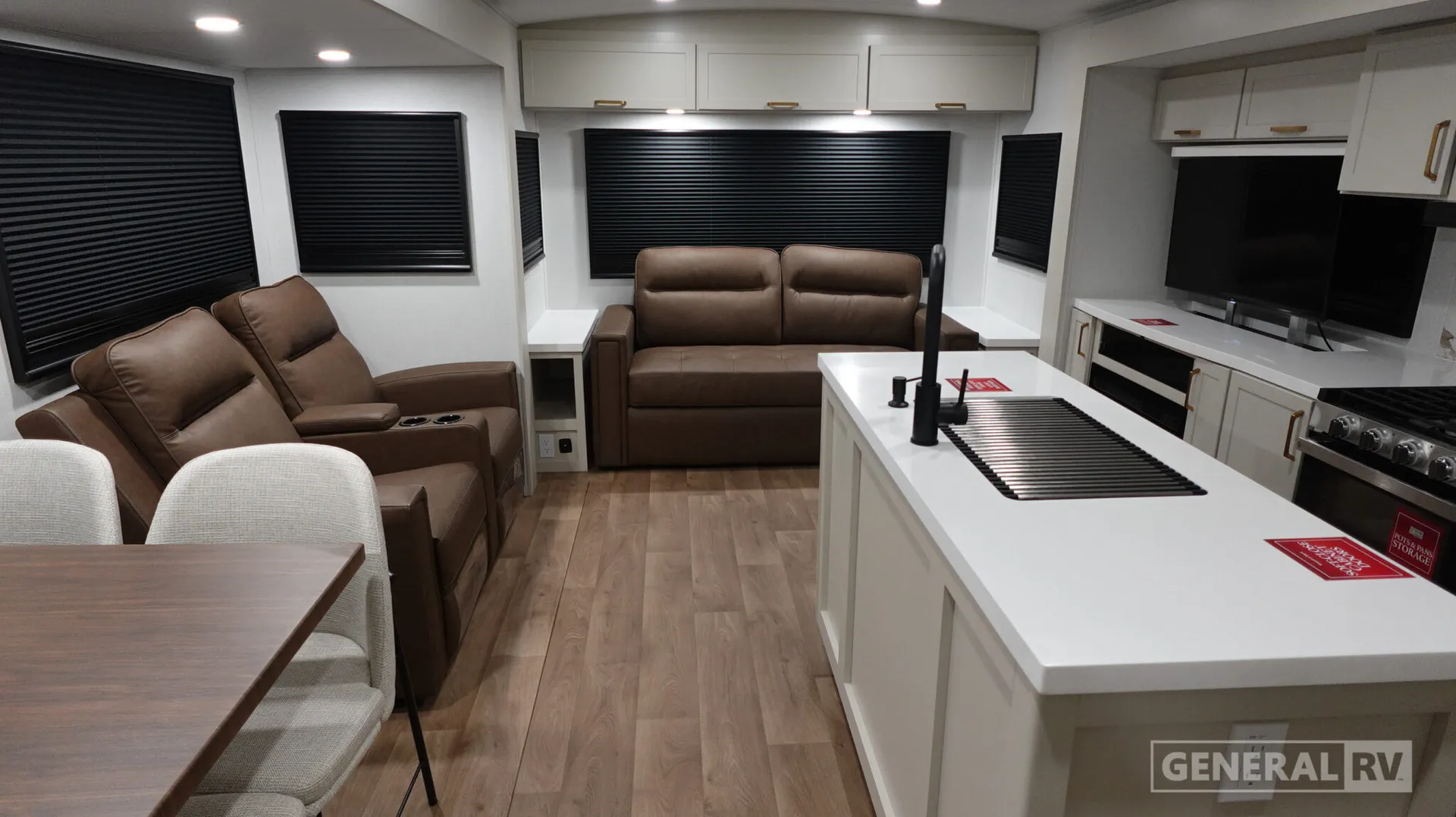2027 Grand Design Imagine 2970RL - Photo 3