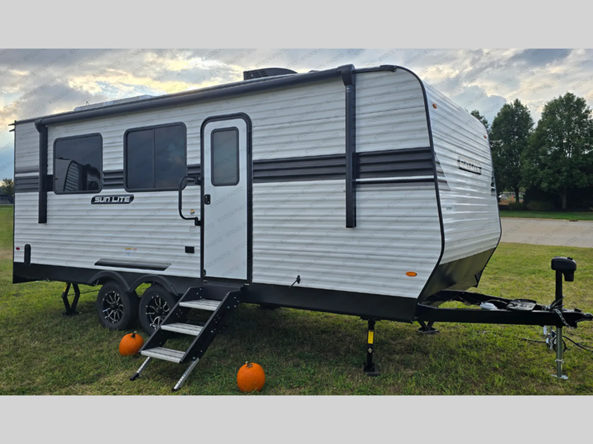 2026 Sunset Park RV Sun Lite 25TH - Main photo