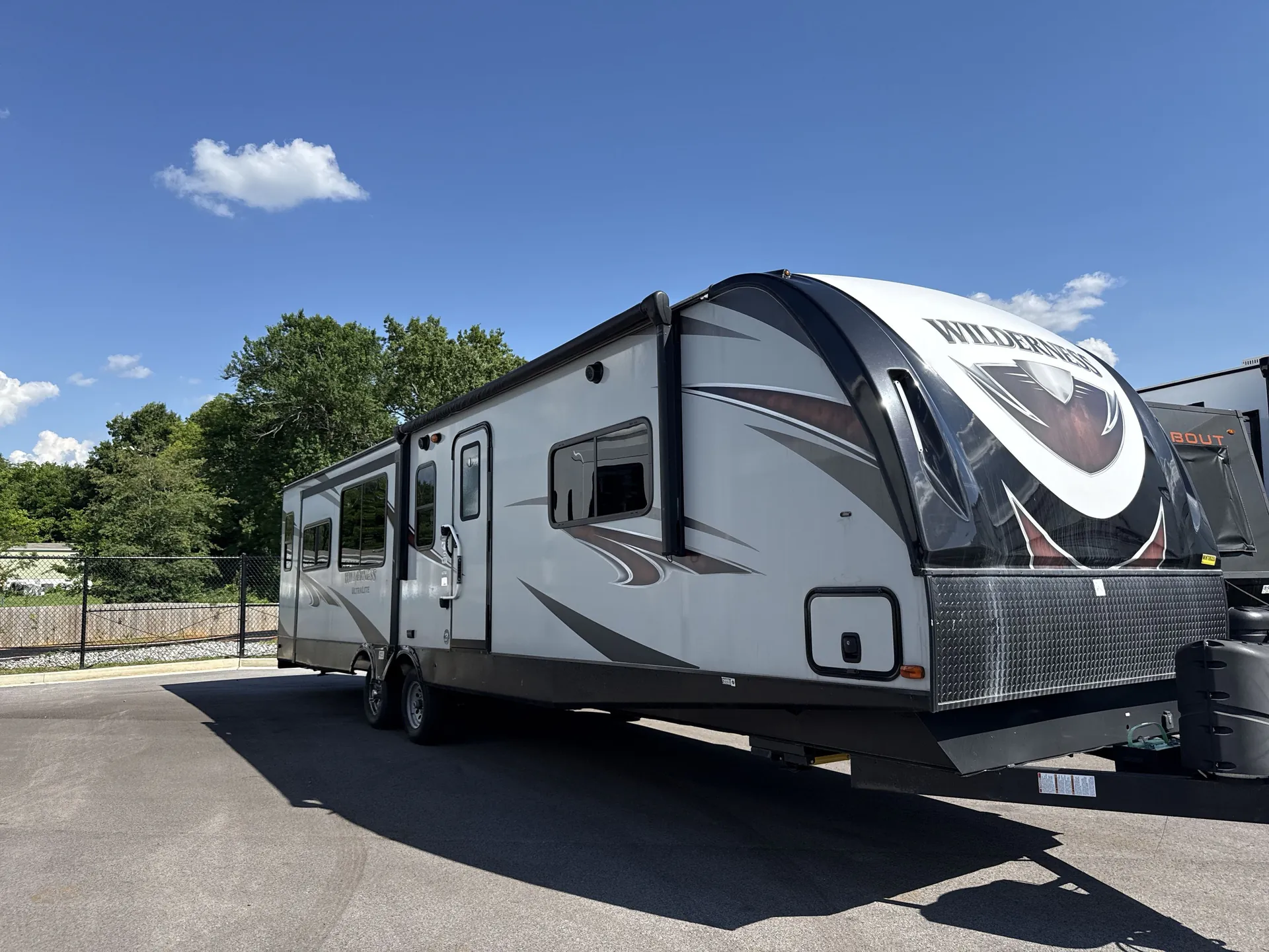 2020 Heartland Wilderness 3250 BS — campside