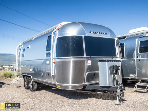 2025 Airstream Flying Cloud 25FB - Photo 2
