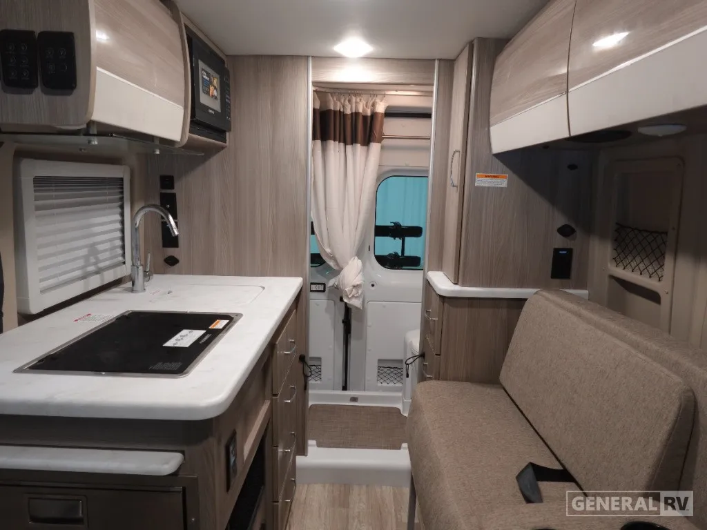 2025 Thor Motor Coach Scope 18M - Photo 3