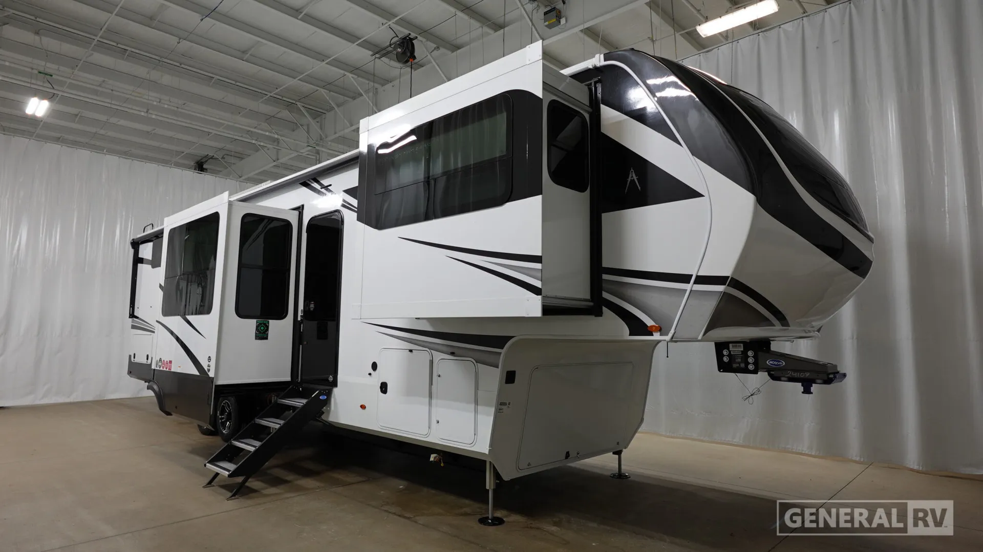 2026 Grand Design Solitude 380FL - Photo 2