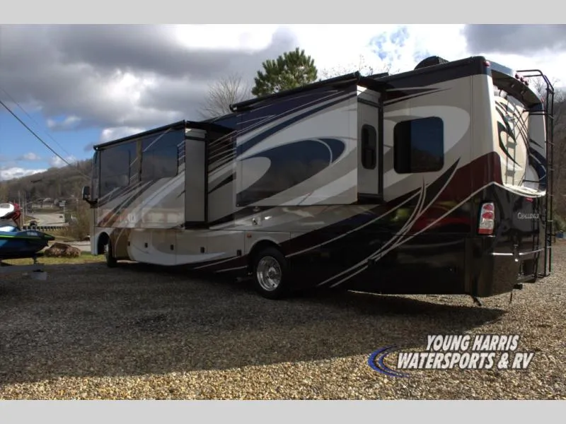 2016 Thor Motor Coach Challenger 37TB - Photo 3