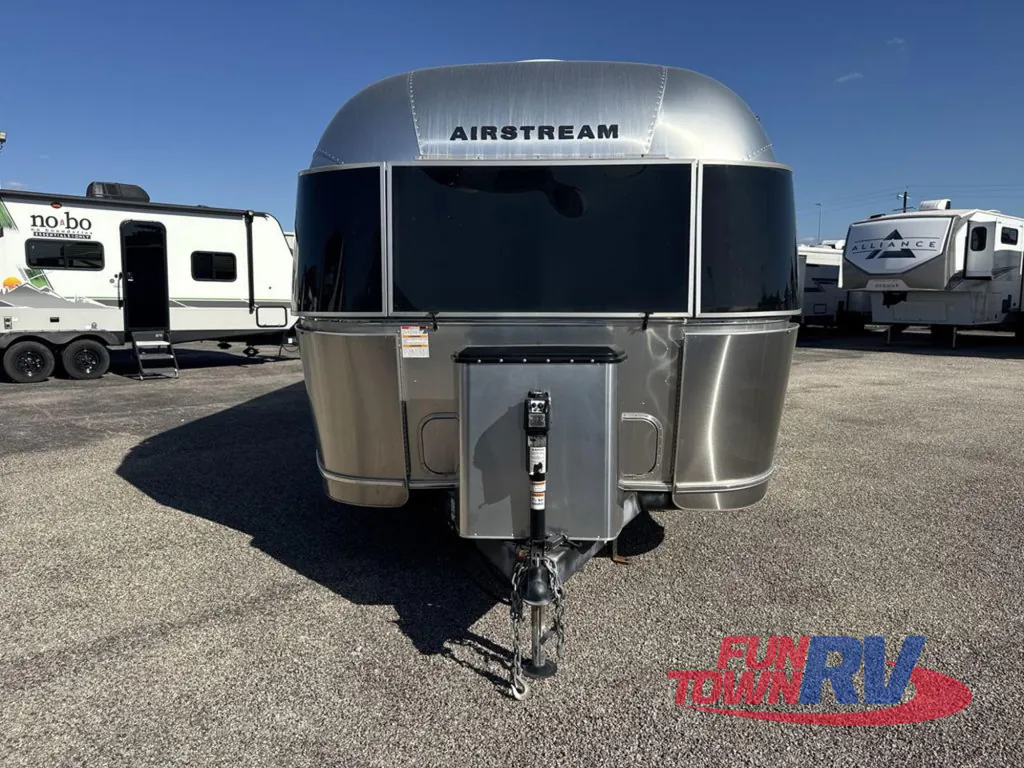 2024 Airstream Flying Cloud 30FB Office, Photos photo 4