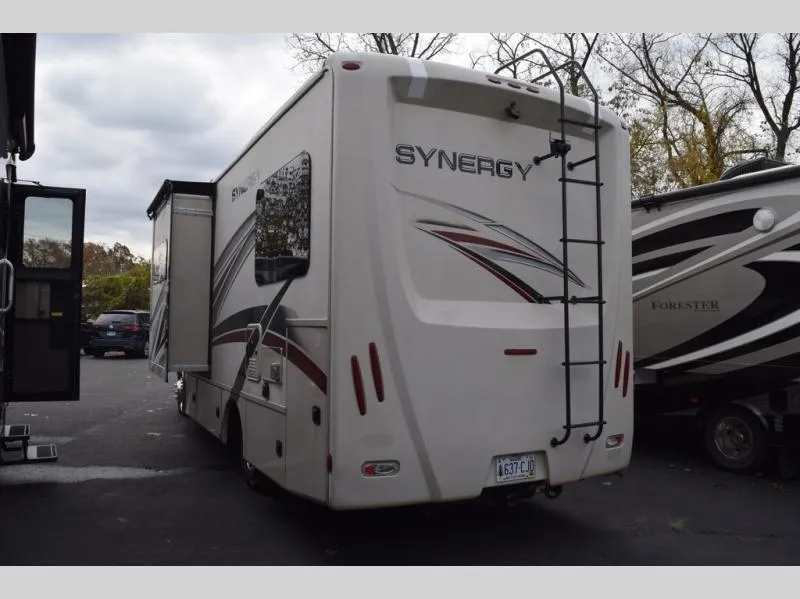 2019 Thor Motor Coach Synergy ST24 - Photo 4