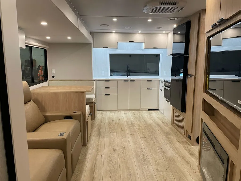 2027 Winnebago Thrive 26FKD - Photo 4