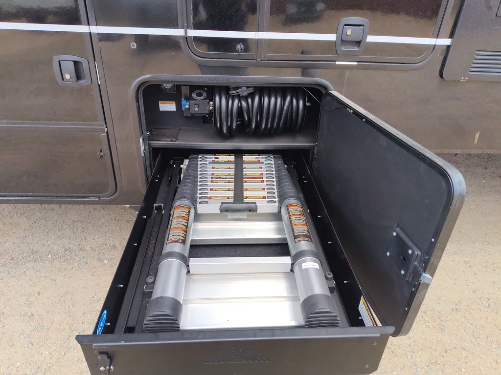 2026 Brinkley Model G 4150, Photos photo 14