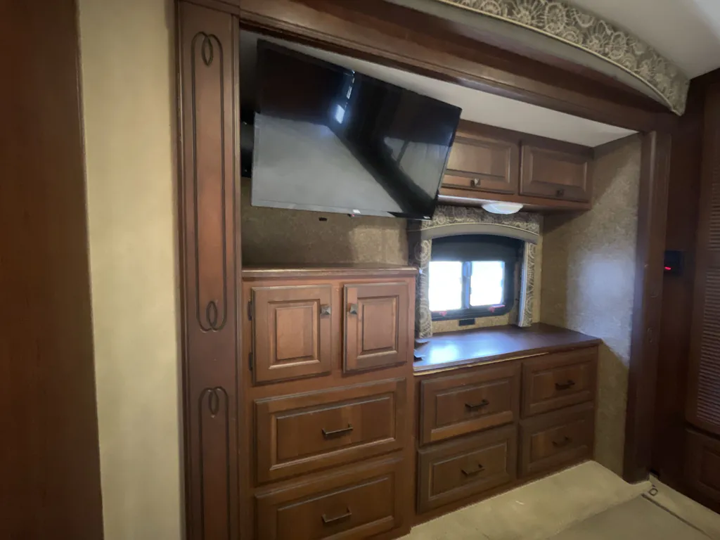 2013 Forest River Berkshire 360 QL, Photos photo 13