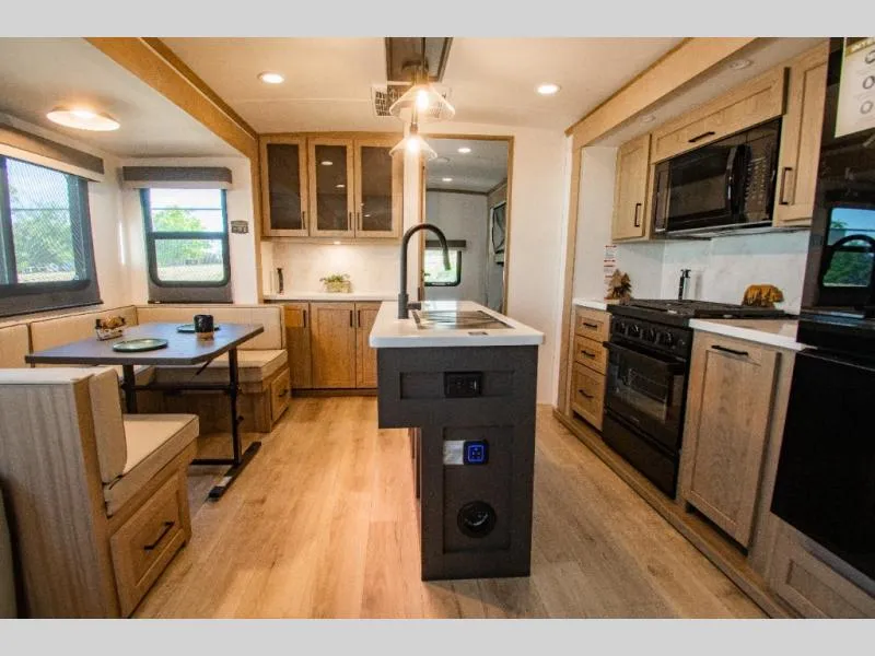2026 Forest River Rockwood Signature 8336BH - Photo 4