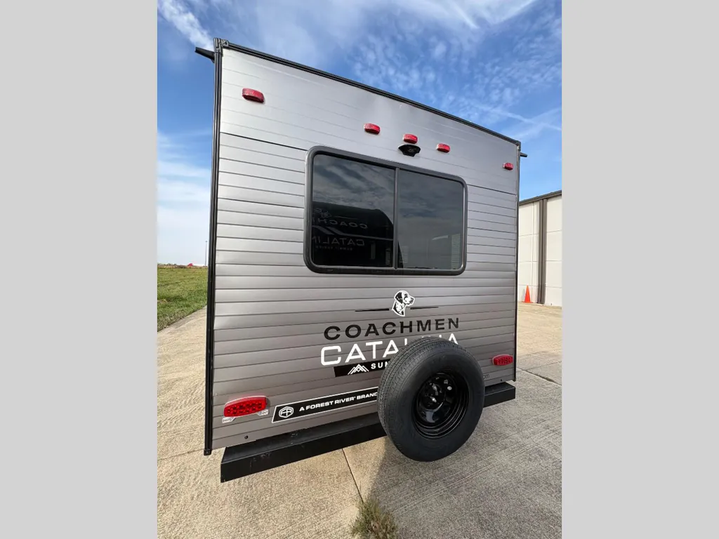 2027 Coachmen Catalina Summit Series 7 154RDX, Photos photo 5