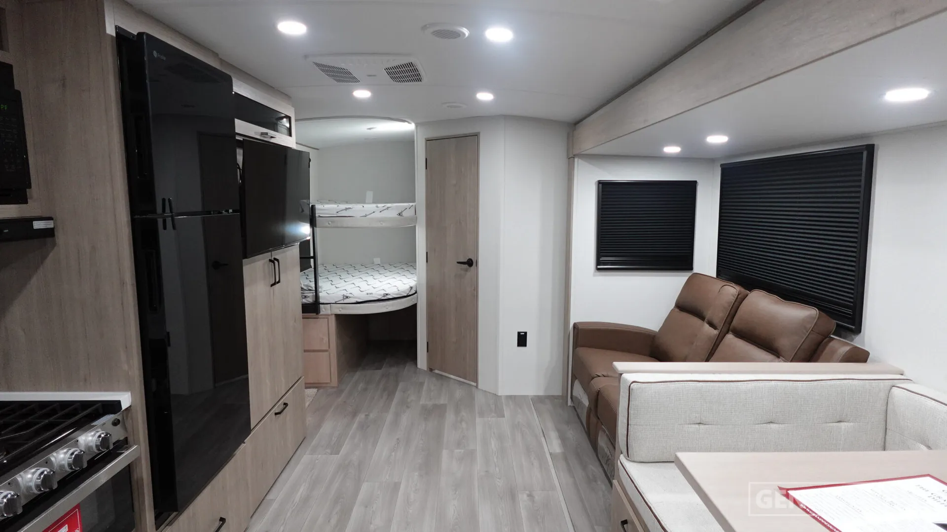 2026 Grand Design Imagine 2800BH - Photo 3