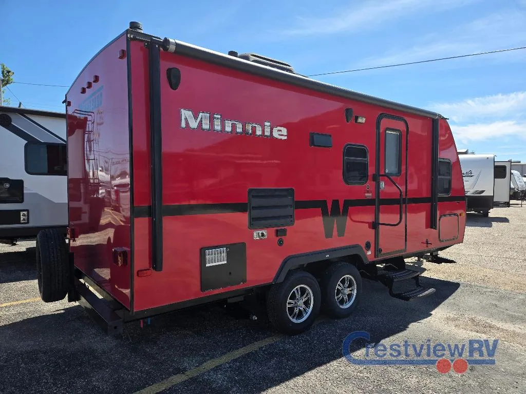 2014 Winnebago Minnie 2101 DS - Photo 3