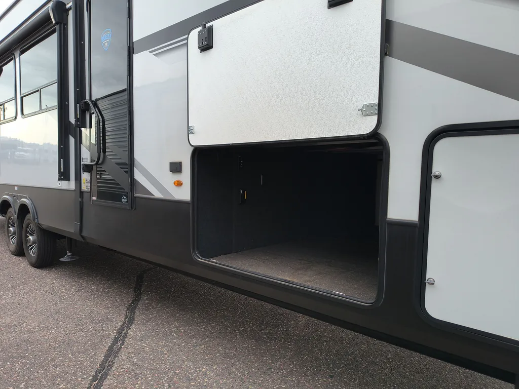 2024 Keystone Montana High Country 381TB, Photos photo 30