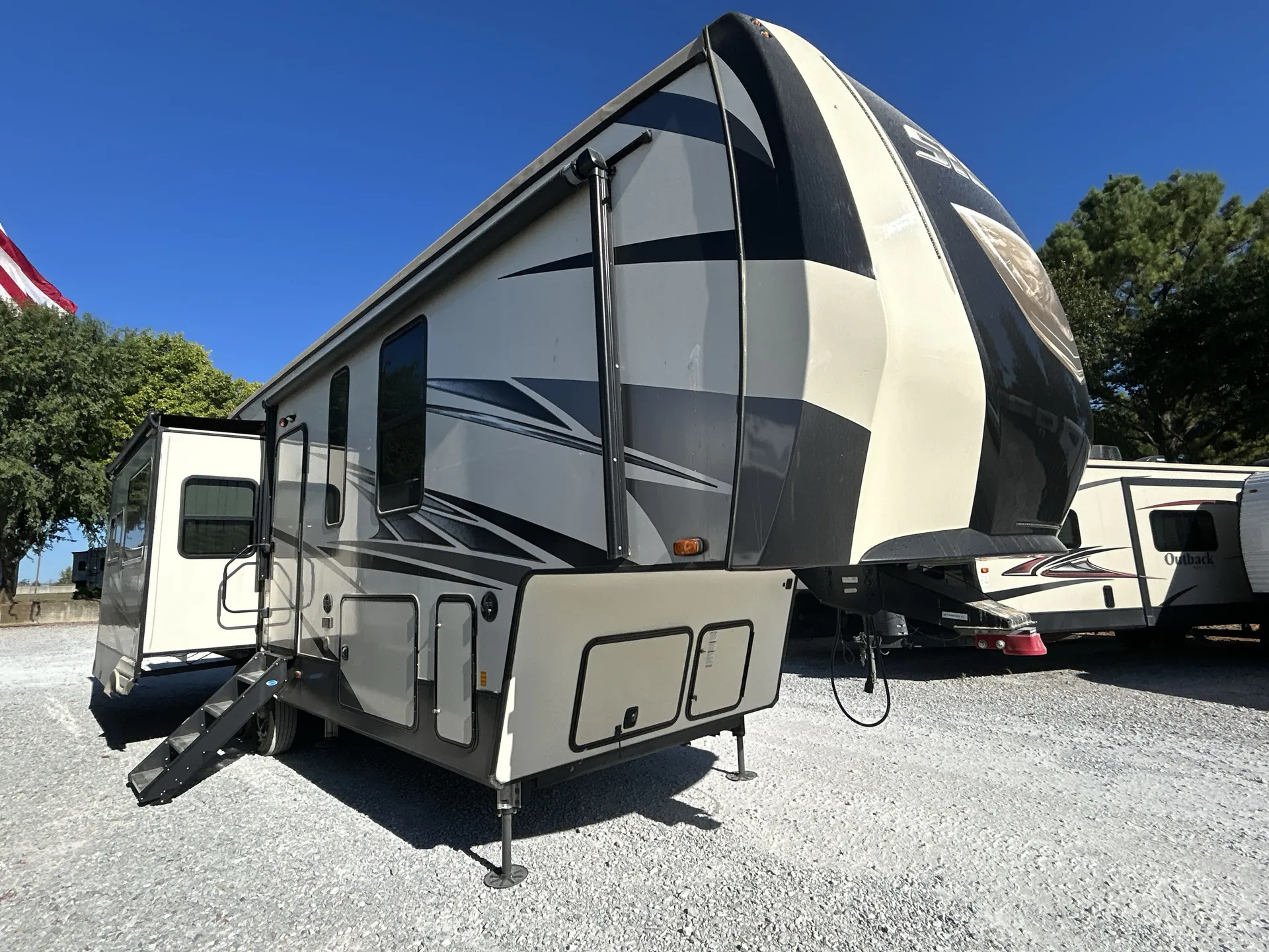 2020 Forest River Sierra 321RL - Photo 2