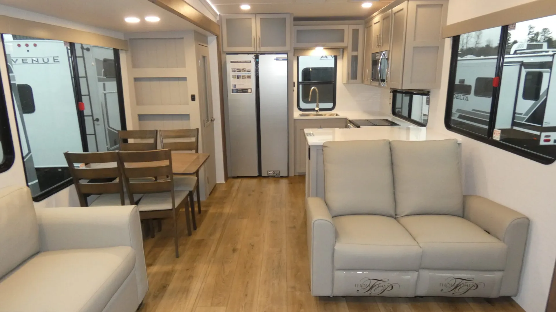 2026 Alliance RV Avenue 35RKS - Photo 3