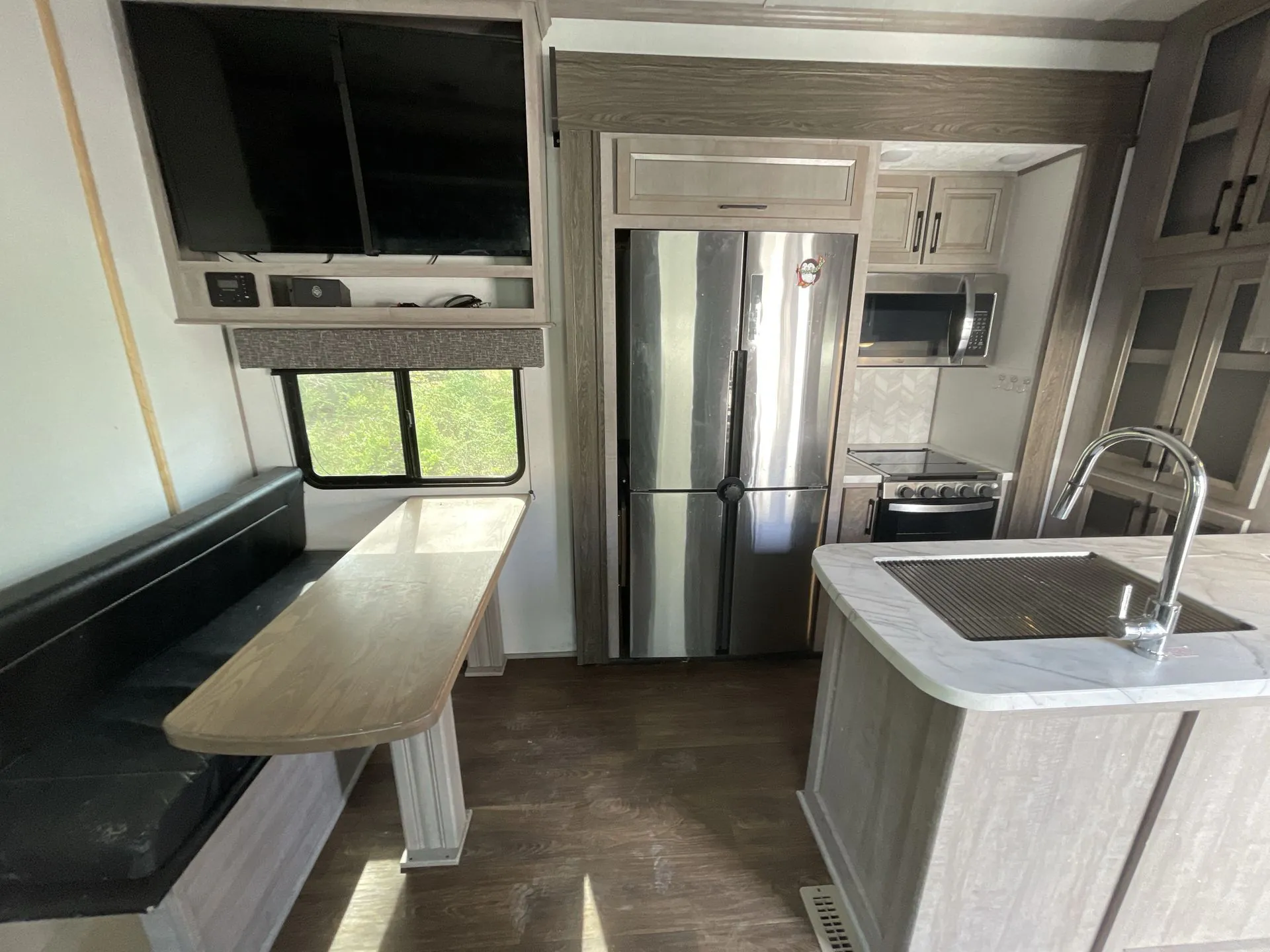 2024 Dutchmen Voltage Triton 4271 - Photo 4