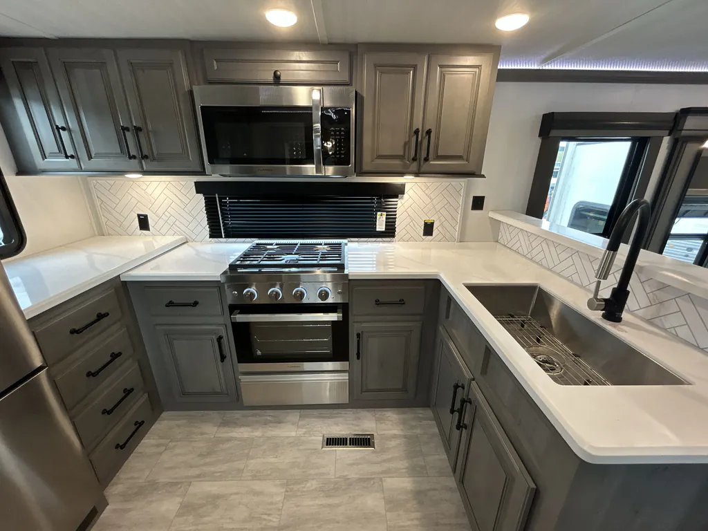 2023 Keystone Montana 3901RK, Photos photo 13