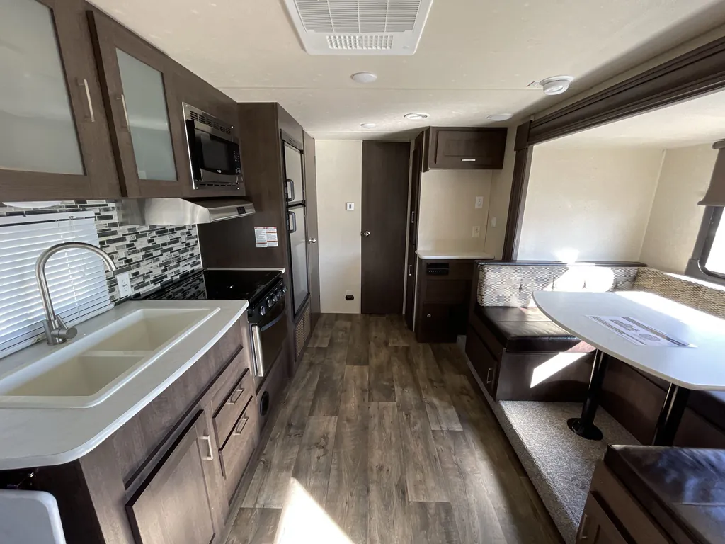 2018 Forest River Wildwood X-Lite 233RBXL, Photos photo 2
