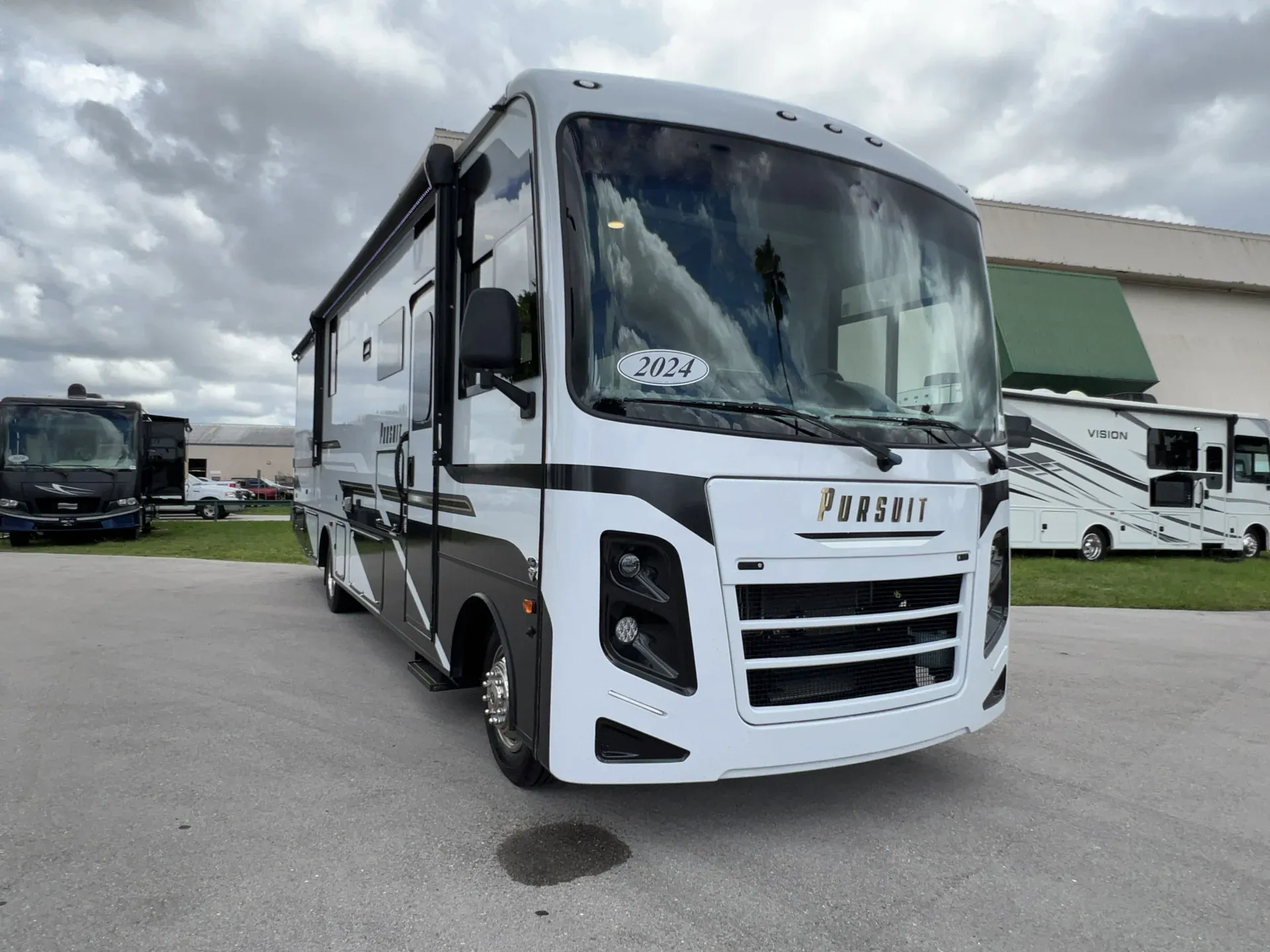 2024 Coachmen Pursuit 31ES - Photo 2
