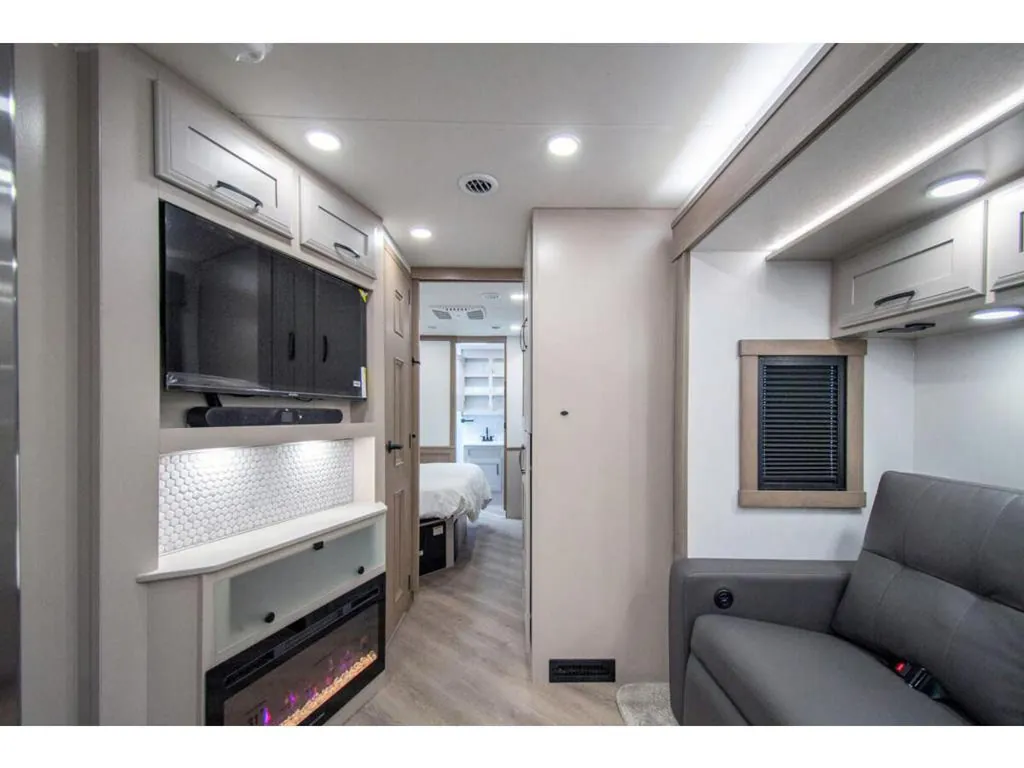 2027 Entegra Coach Emblem 36U, Photos photo 13