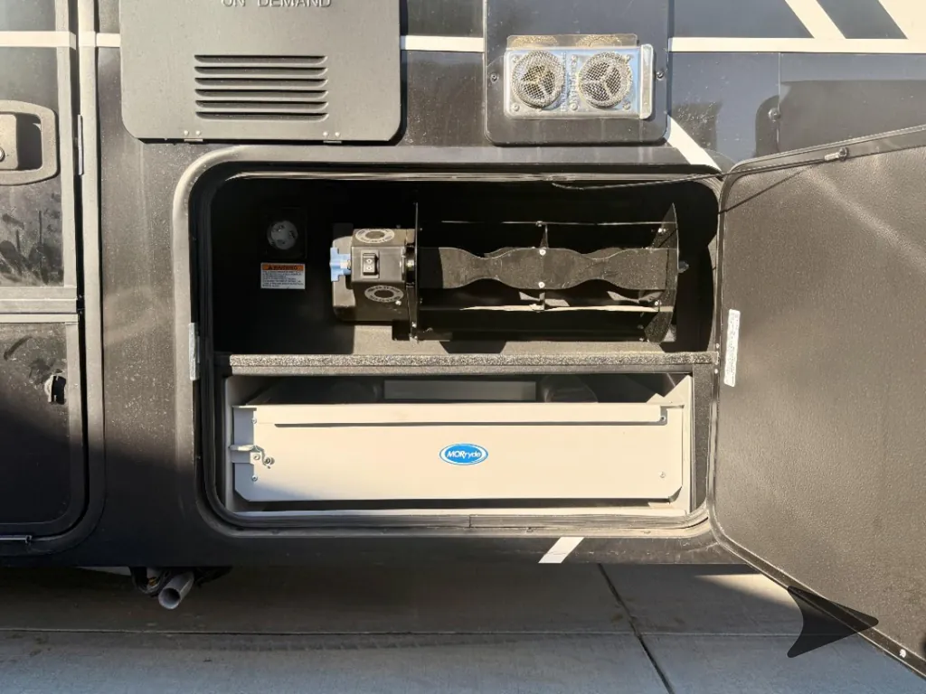 2025 Brinkley Model G 3950, Photos photo 17