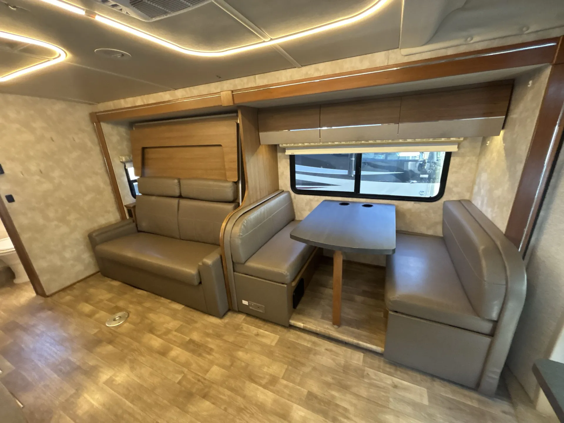 2018 Winnebago View 24D — living area main