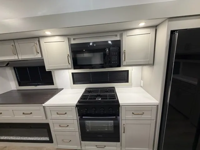 2026 Brinkley Model Z 3515, Photos photo 10