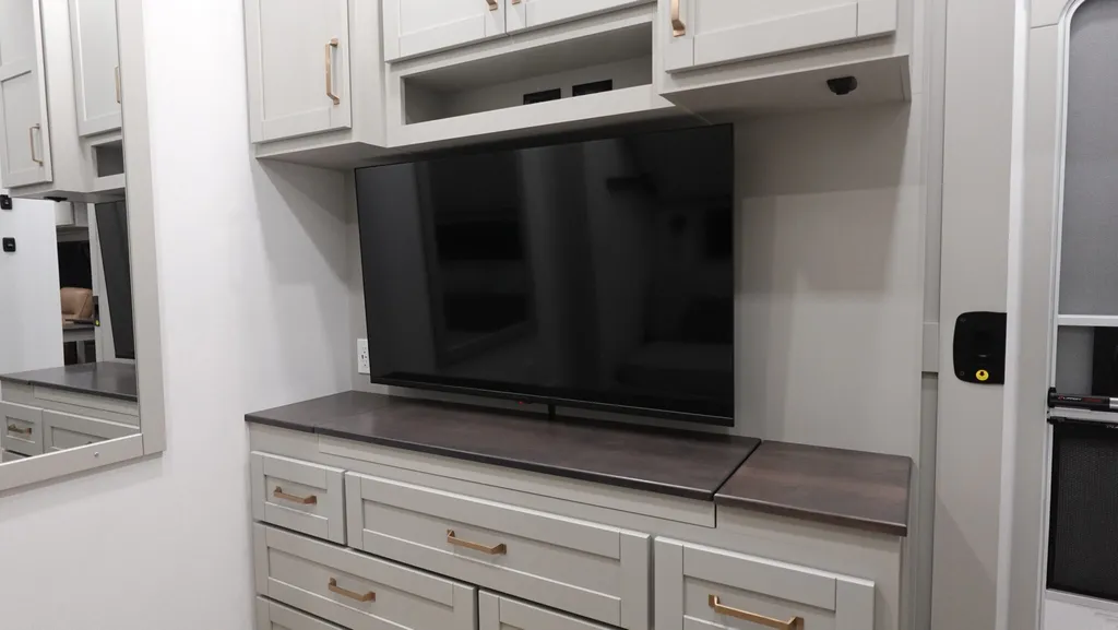 2026 Brinkley Model Z 3610, Photos photo 33