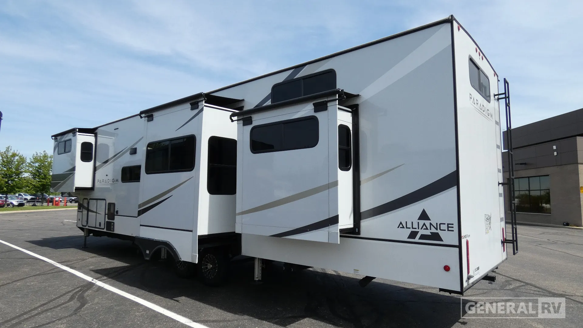 2024 Alliance RV Paradigm 395DS - Photo 4