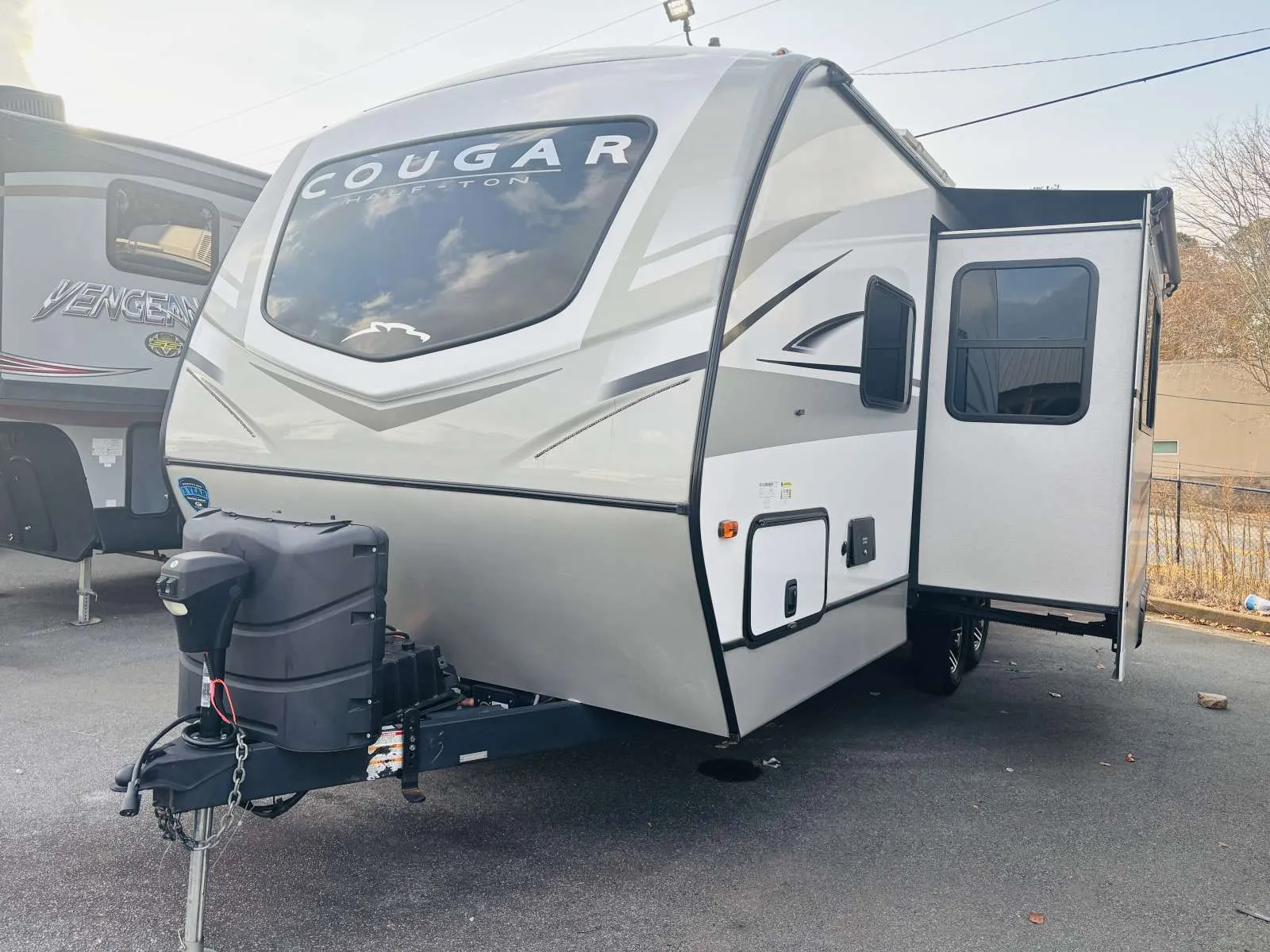 2023 Keystone Cougar Half-Ton 22RBS - Photo 3