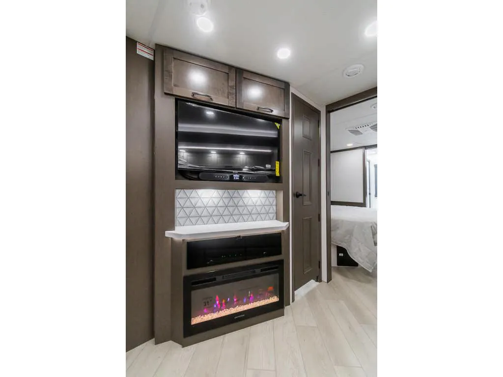 2027 Entegra Coach Accolade 37K, Photos photo 22