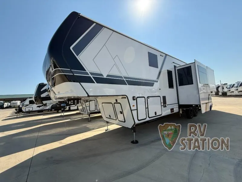 2026 Keystone Montana 3795FK - Photo 4
