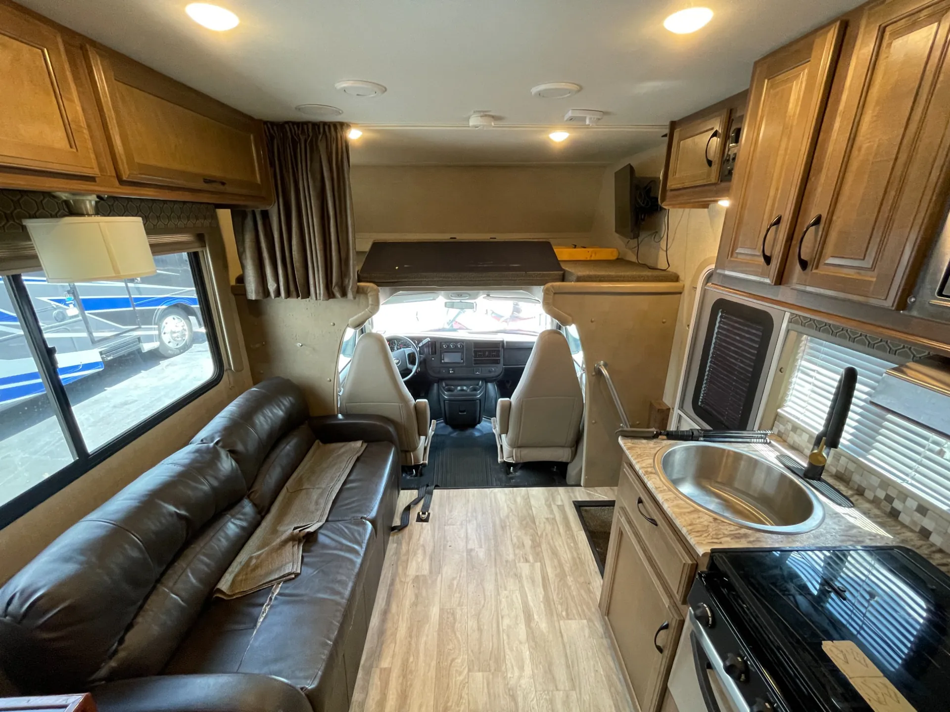 2019 Gulf Stream Conquest 6237LE - Photo 3