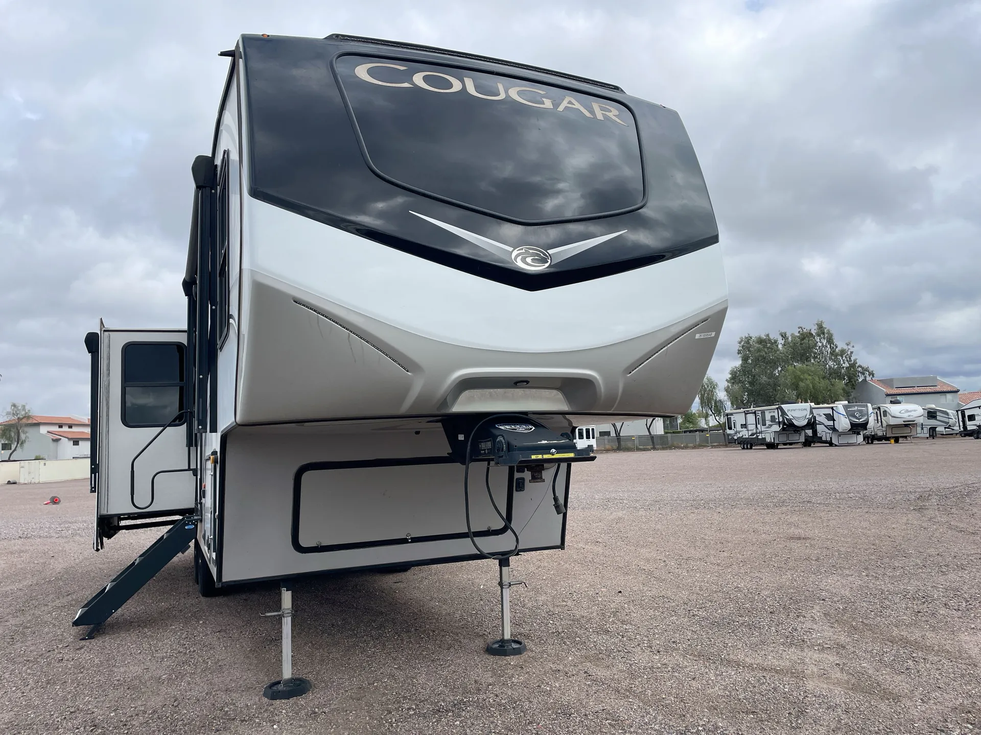 2021 Keystone Cougar 290RLS - Photo 2