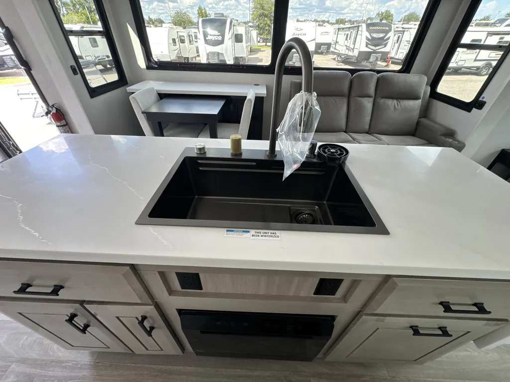 2027 Jayco Pinnacle 36FBTS, Photos photo 13