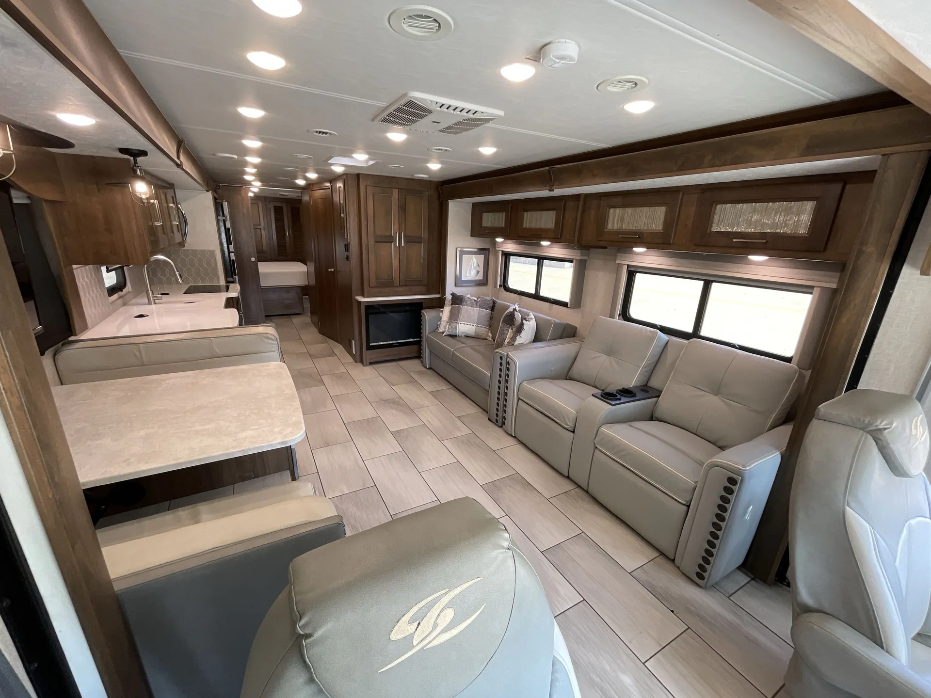 2020 Coachmen Sportscoach Rr 403QS — living area main