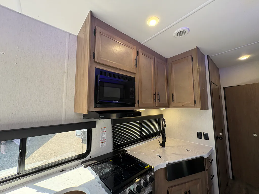 2023 Forest River Cherokee Timberwolf 39TN, Photos photo 14