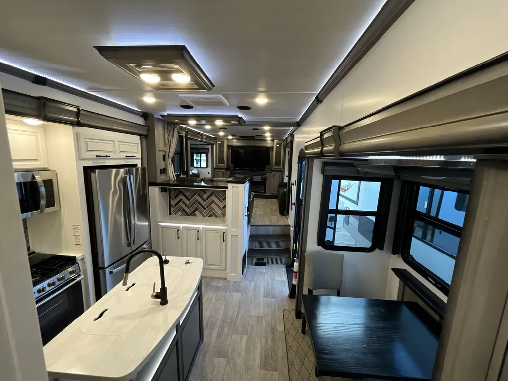 2022 Keystone Montana 3763BP, Photos photo 8