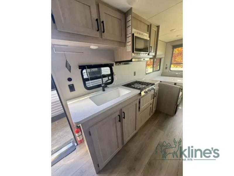 2026 Coachmen RV Catalina Summit Series 8 221EPIC - Photo 4