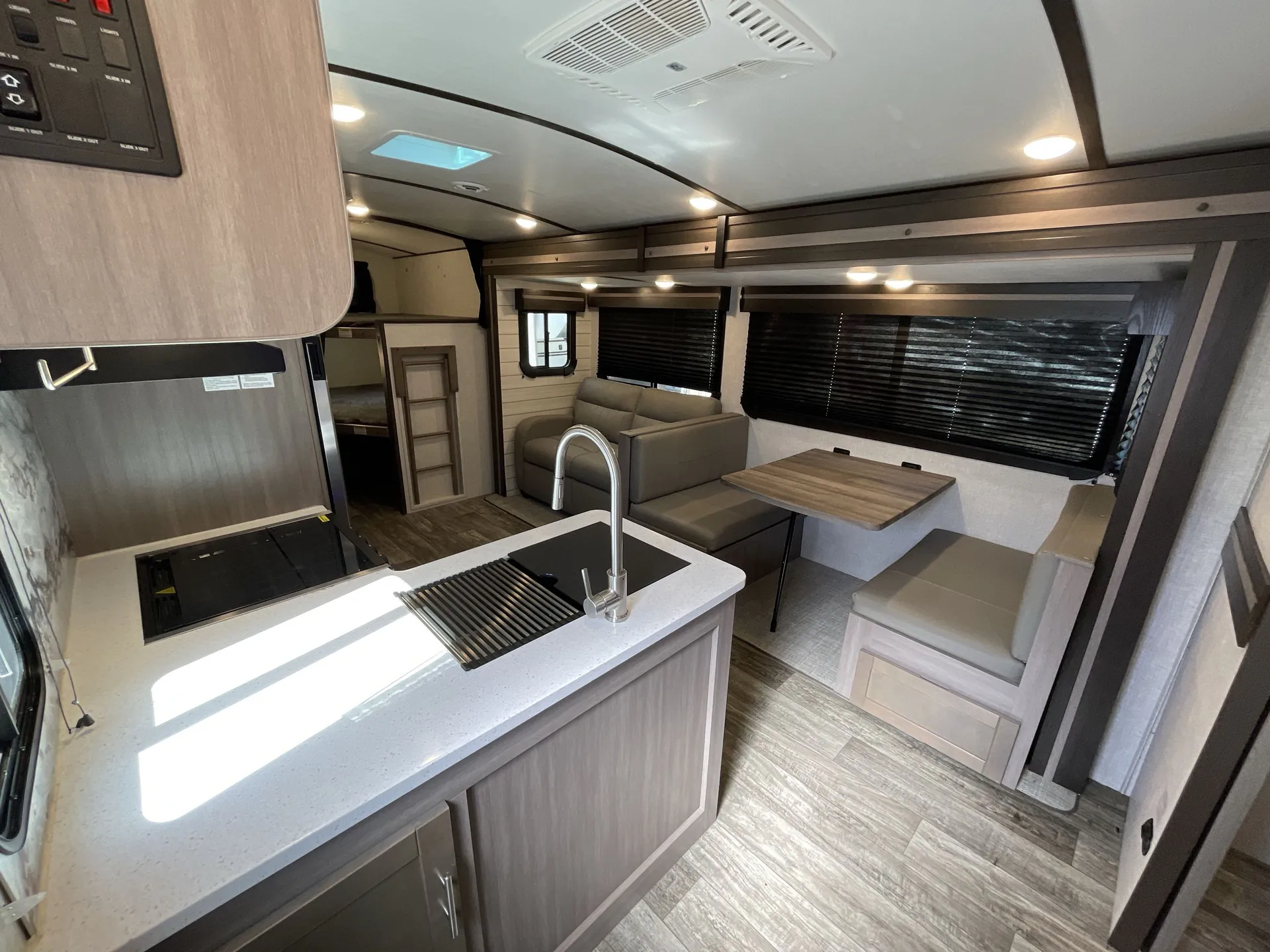 2022 CrossRoads Sunset Trail Super Lite SS272BH — living area main