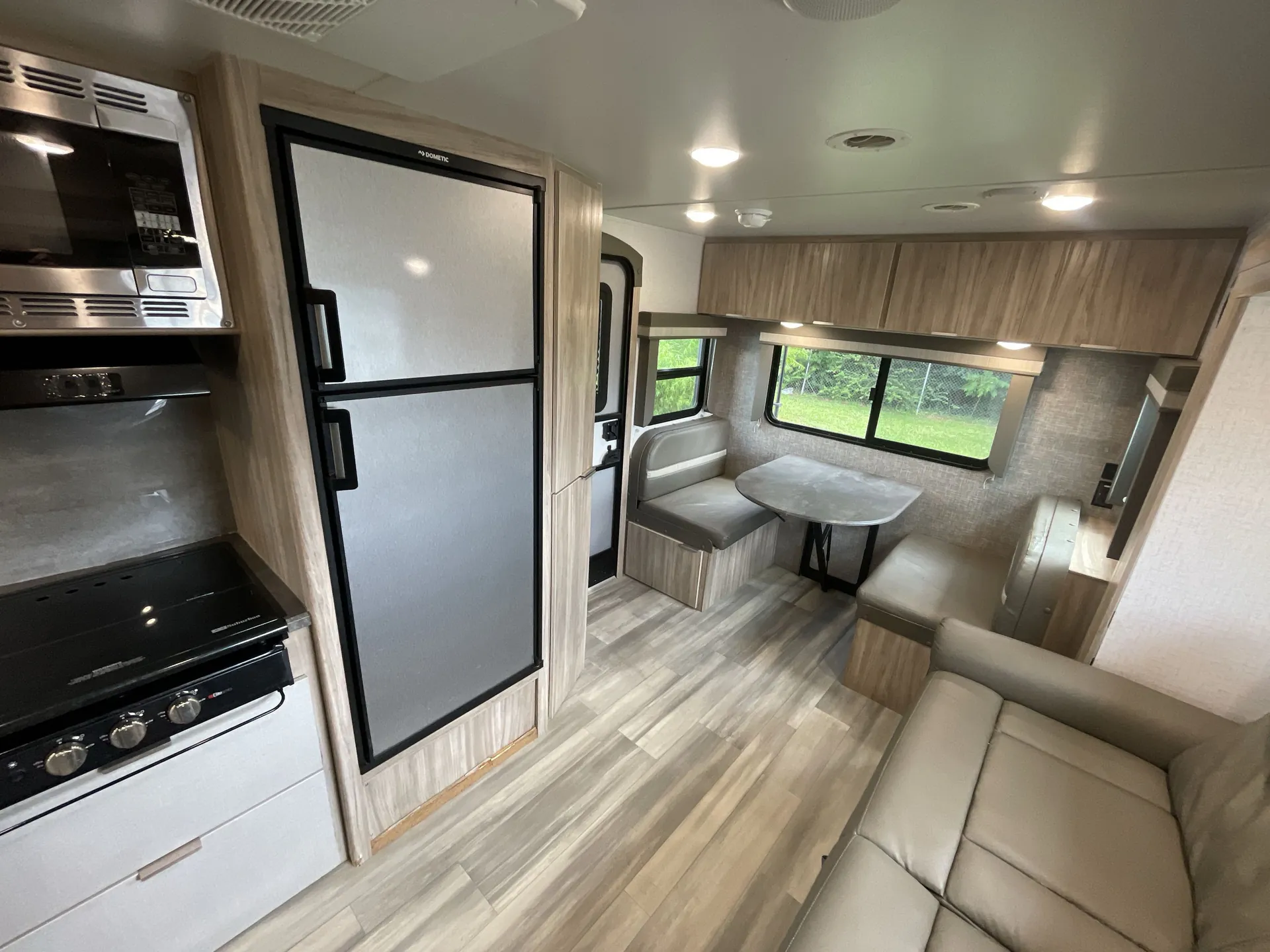 2021 Winnebago Micro Minnie 2225RL — living area main