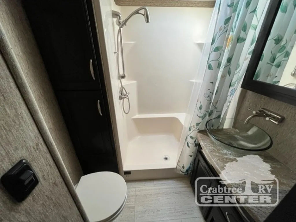 2015 Grand Design Momentum 380TH, Photos photo 21