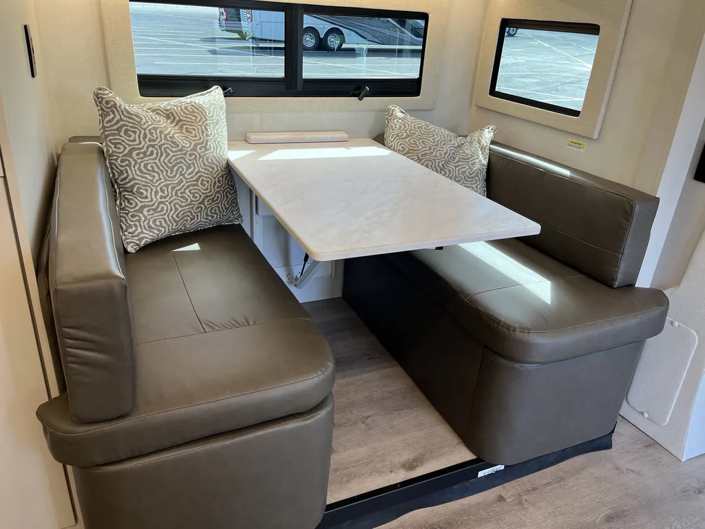 2027 Tiffin Wayfarer 25 PW, Photos photo 17
